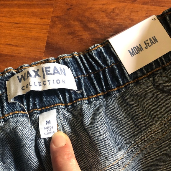NWT Wax Jeans. Moms Jeans. Size medium. Waist has some stretch. Fits like a 6. - Picture 5 of 10